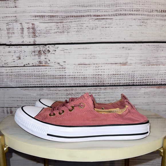 maroon converse shoreline